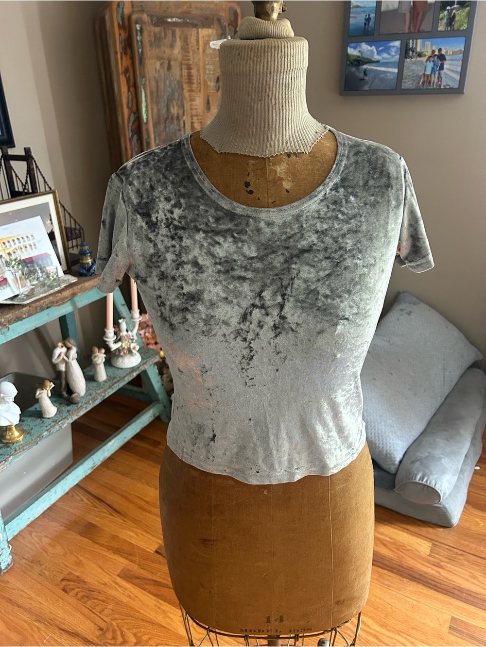 Vintage 90’s Crushed-Velvet Gray Short Sleeve Crop Top | Size Medium Y2K